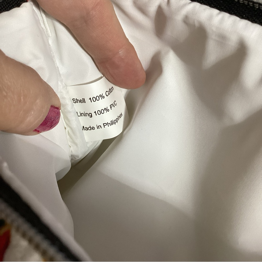 SOLD…….NWOT Nieman Marcus/ Target/ Carolina Herrera 3pc Quilted Travel Bags - Picture 11 of 15
